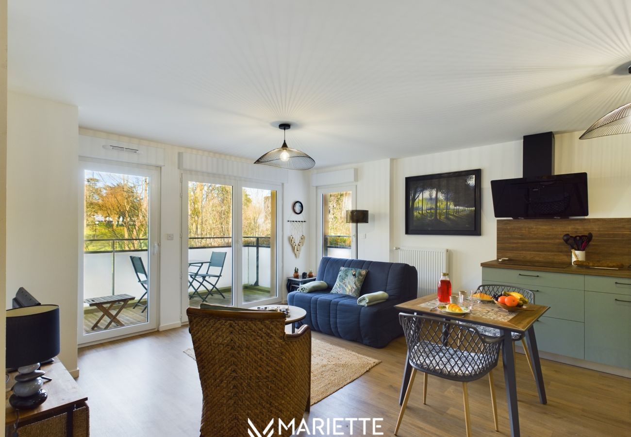 Appartement à Concarneau - -BIRDY- chaleureux T2, rénové avec parking