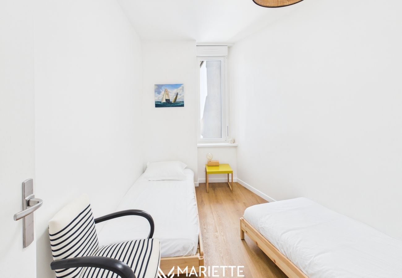 Maison à Concarneau - -COTTEN- Grand duplex vue mer au cœur de Concarnea