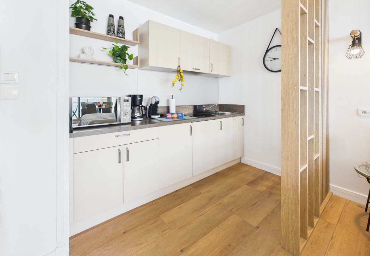 Studio à Concarneau - -Océan – Studio rénové avec parking et vue mer