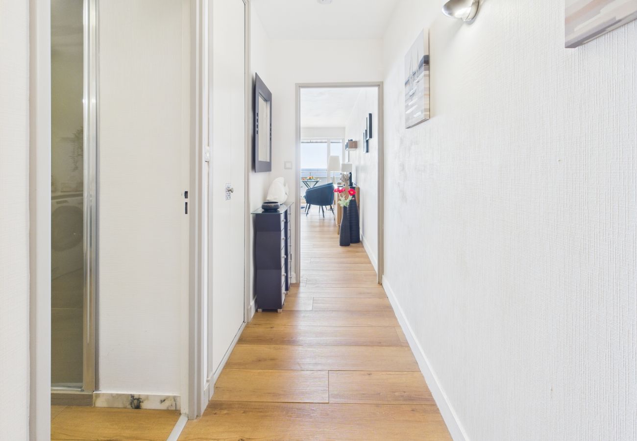 Studio à Concarneau - -Océan – Studio rénové avec parking et vue mer