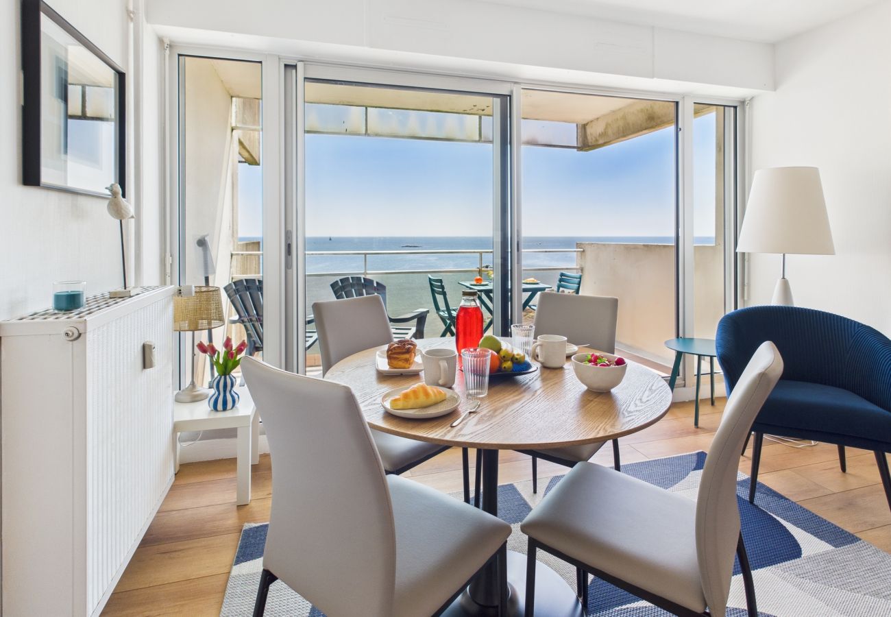 Studio à Concarneau - -Océan – Studio rénové avec parking et vue mer