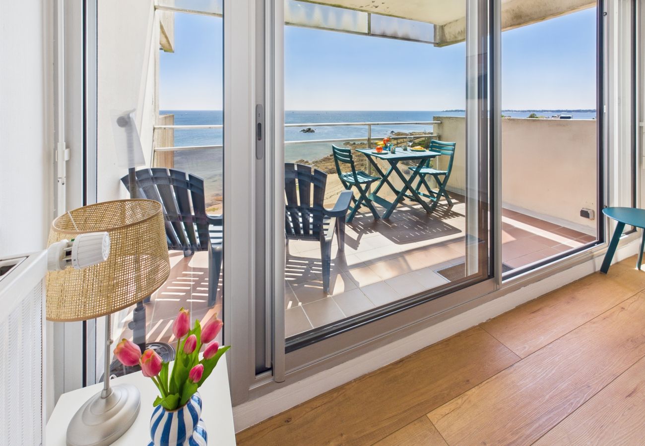 Studio à Concarneau - -Océan – Studio rénové avec parking et vue mer