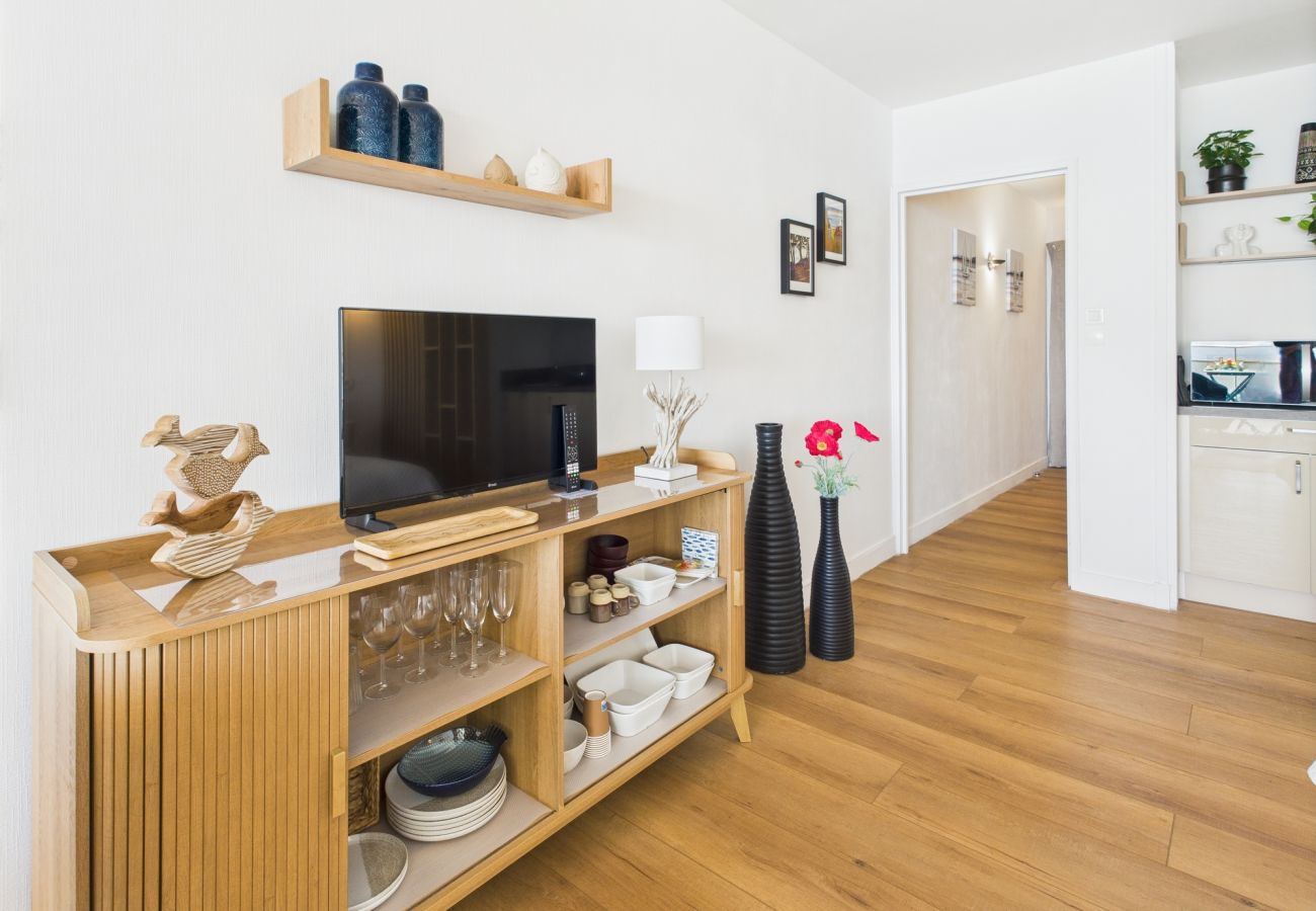 Studio à Concarneau - -Océan – Studio rénové avec parking et vue mer