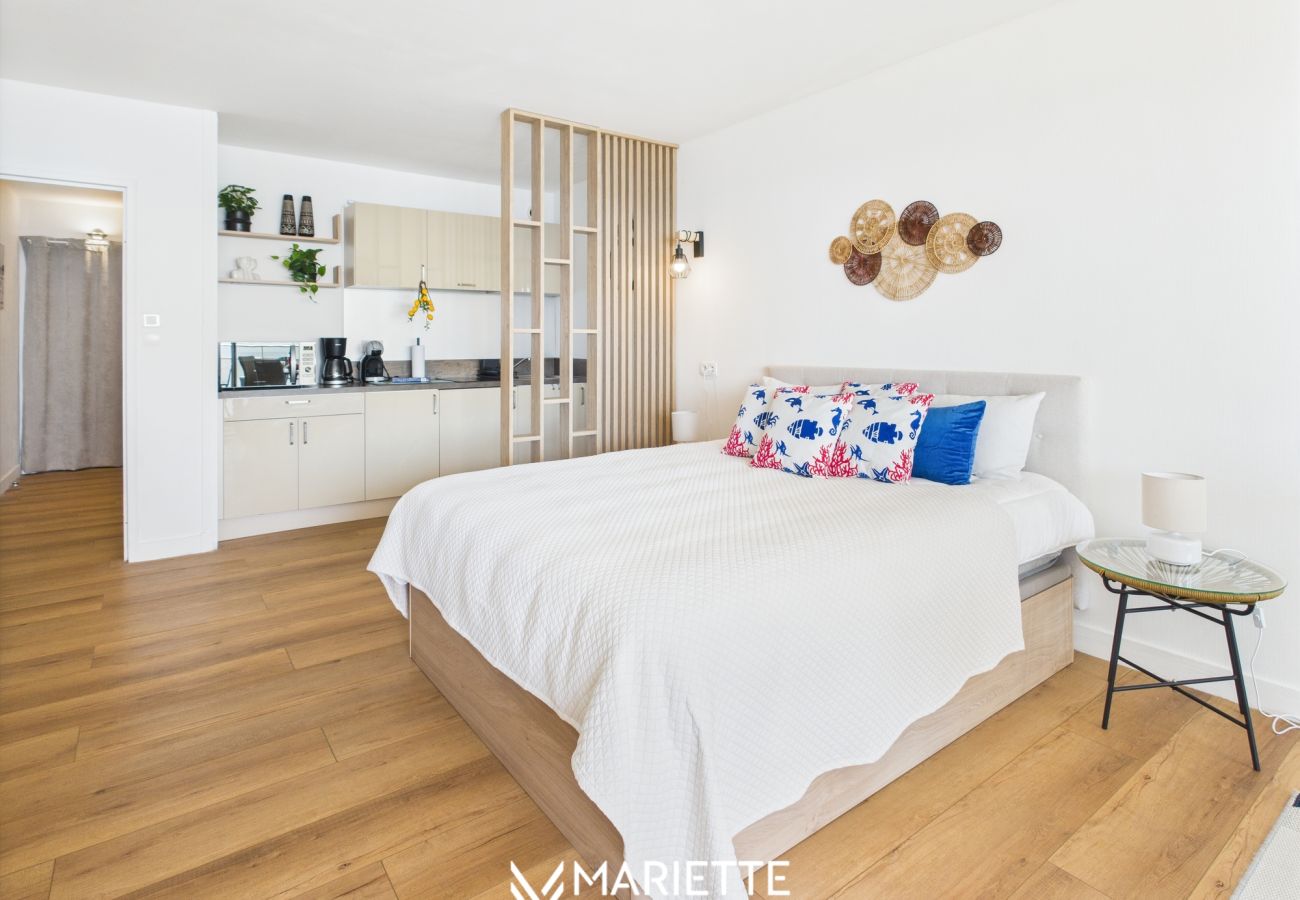 Studio à Concarneau - -Océan – Studio rénové avec parking et vue mer