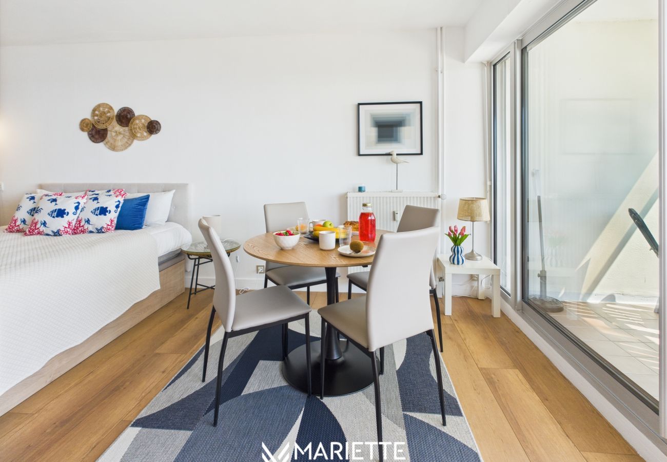 Studio à Concarneau - -Océan – Studio rénové avec parking et vue mer