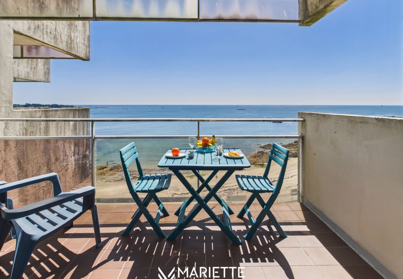 Studio à Concarneau - -Océan – Studio rénové avec parking et vue mer