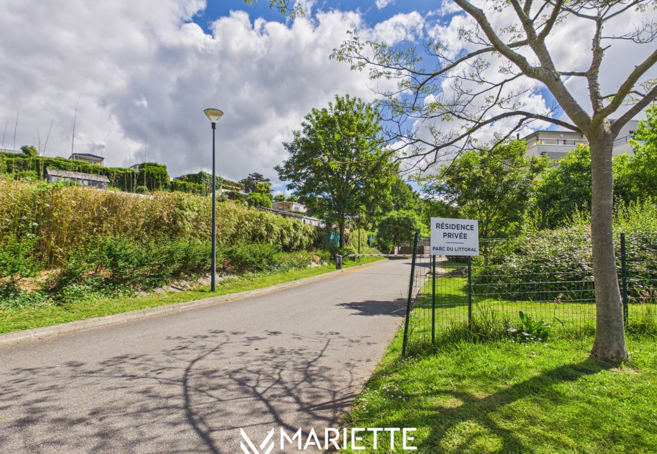 Appartement à Concarneau - -Iruvai- T3 avec place de parking et jardin, proch