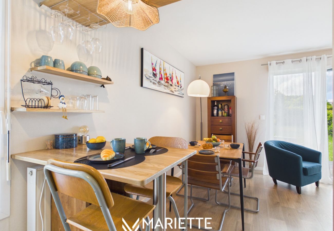 Appartement à Concarneau - -Iruvai- T3 avec place de parking et jardin, proch
