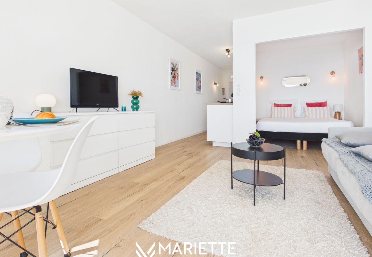 Studio à Concarneau - -CORAIL- Studio vue mer,  balcon & parking à Conca