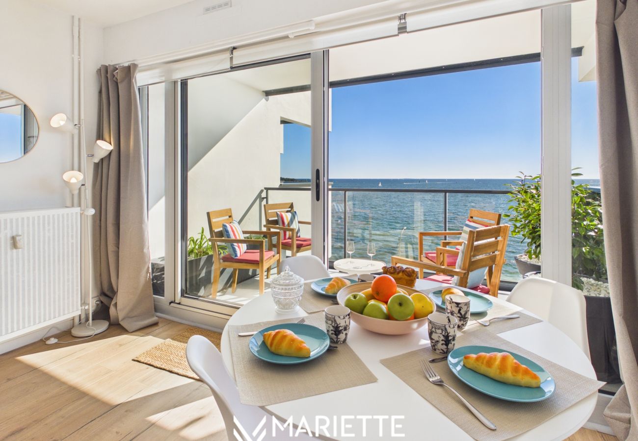 Studio à Concarneau - -CORAIL- Studio vue mer,  balcon & parking à Conca