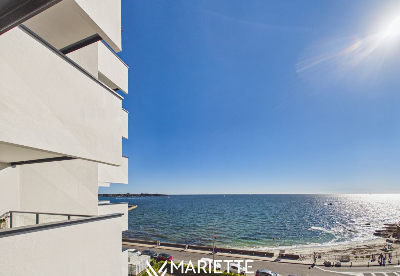 Studio à Concarneau - -CORAIL- Studio vue mer,  balcon & parking à Conca