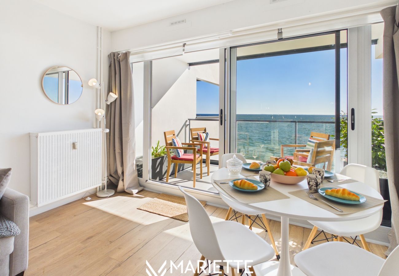 Studio à Concarneau - -CORAIL- Studio vue mer,  balcon & parking à Conca